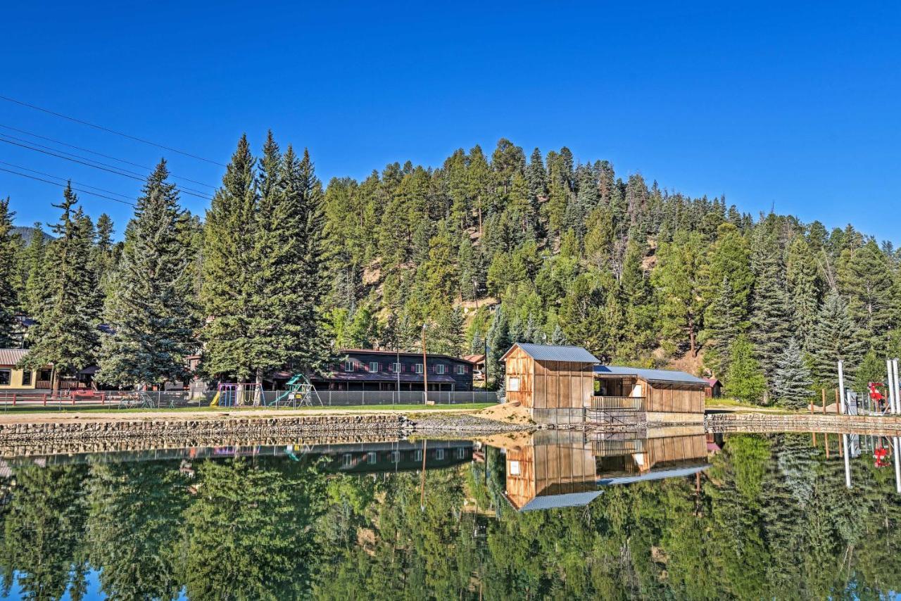 Red River Townhome With Balcony And Mtn Views! Екстериор снимка