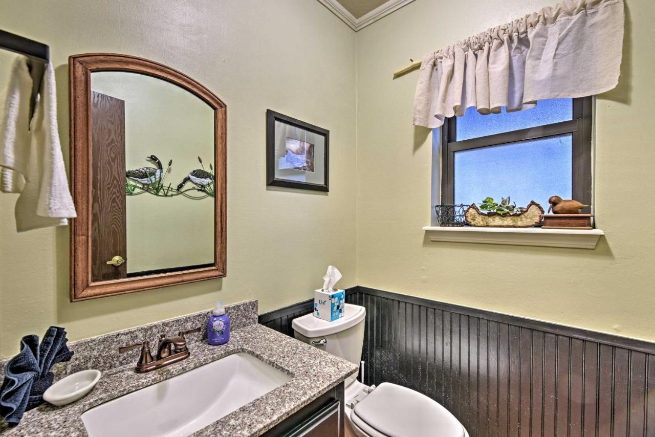 Red River Townhome With Balcony And Mtn Views! Екстериор снимка